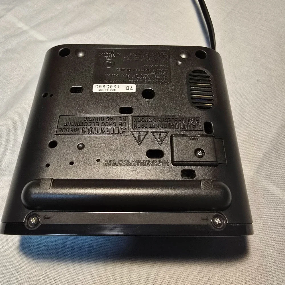 Vintage Sony Dream Machine FM/AM Alarm Clock Radio Model ICF-C218 Tested & Works